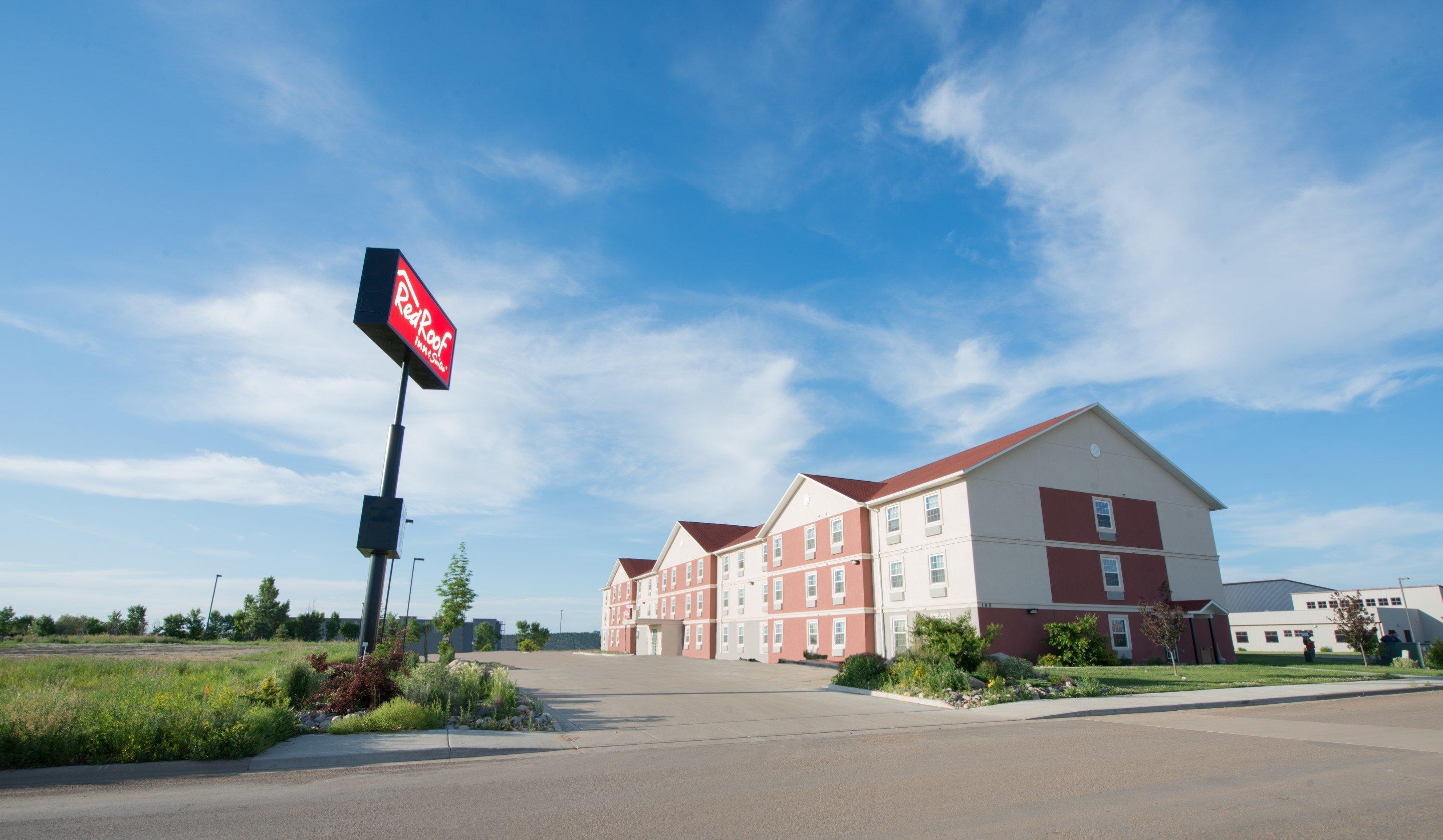 Red Roof Inn & Suites Dickinson Exterior foto