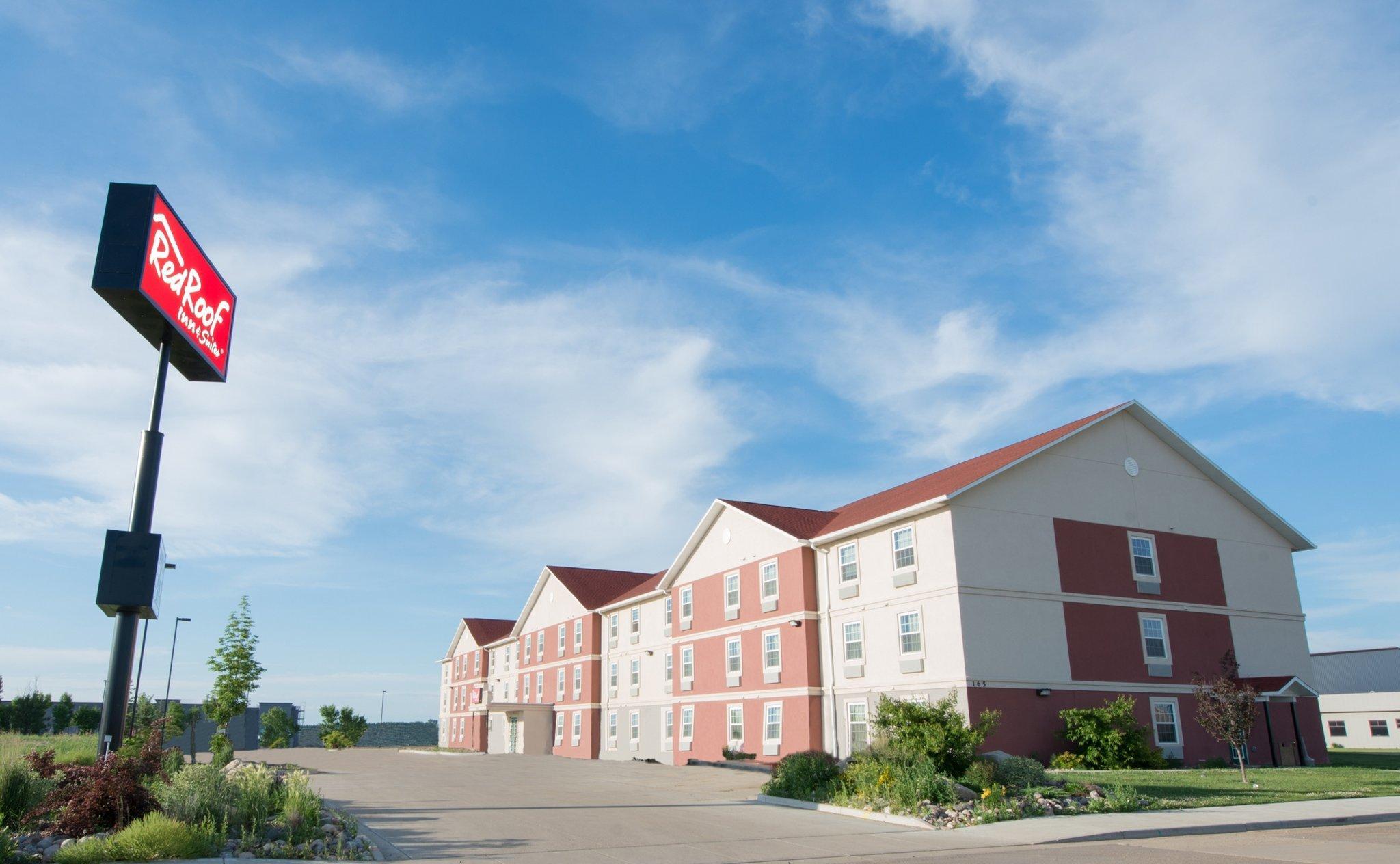 Red Roof Inn & Suites Dickinson Exterior foto